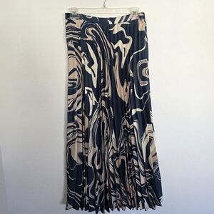 T Tahari Womens Size 8 Teal and Beige Long Pleated Skirt